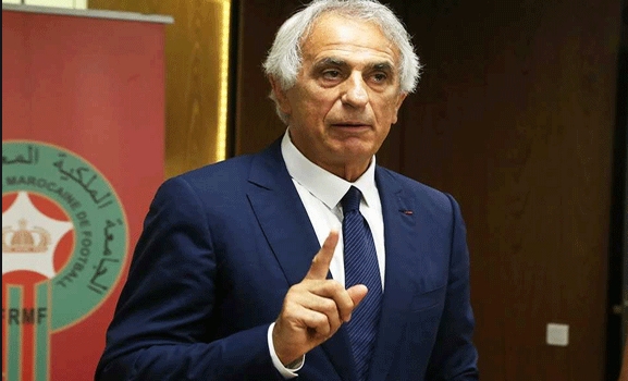 خاليلوزيتش يتابع قمة النهضة والحسنية