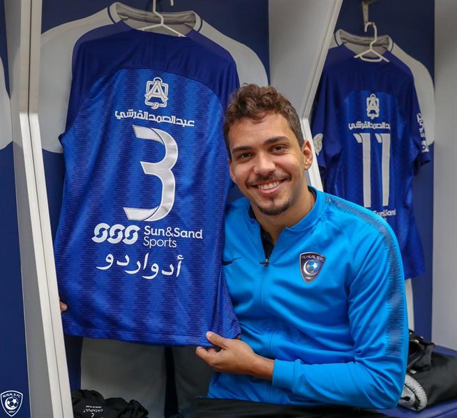 الدوري السعودي يعتمد اللغة العربية على قمصان اللاعبين