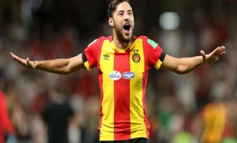 الوداد يفاوض نجم المنتخب الجزائري