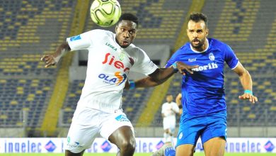 Photo of صورة.. مالانغو يتسلم جائزة أفضل لاعب لشهر أبريل