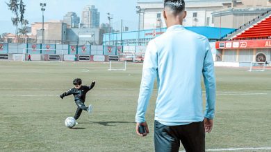 Photo of بانون يصطحب ابنه إلى تداريب الأهلي