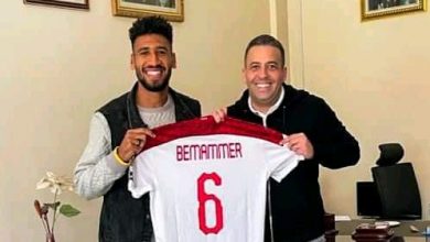 Photo of بامعمر يزور فريقه الأم ويقدم له هدية