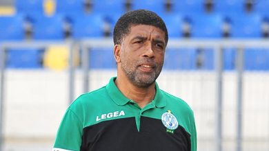 Photo of فيديو..سؤال يغضب البكاري ويرد بقوة: “مال مستوى الرجا كيف جاك” حنا راضين على الأداء