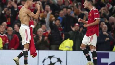 Photo of ثنائية رونالدو تقود مانشستر للفوز بالكلاسيكو الإنجليزي