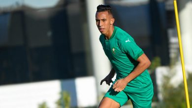 Photo of رحيمي يتفاعل مع إصابة حاريث ويدعو له بالشفاء