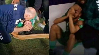 Photo of بالفيديو..بكاء هيستيري وصدمة كبيرة للاعبي مولودية سعيدة بمستودع الملابس بعد خبر وفاة قائد فريقه في الملعب