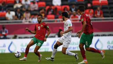 Photo of عموتة يفاجئ لاعبيه بقرار جديد قبل قمة الجزائر في كأس العرب