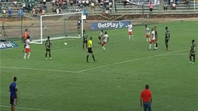Photo of فيديو..فضيحة كروية تهز الدوري الكولومبي ورئيس البلاد يصفها بالعار