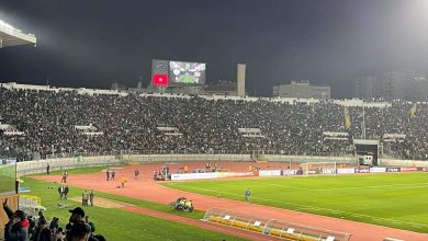 Photo of فيديو.. مشجع يقتحم الملعب ويركض من “فريميجة” إلى “المكانة” وأجواء ساخنة بالمدرجات