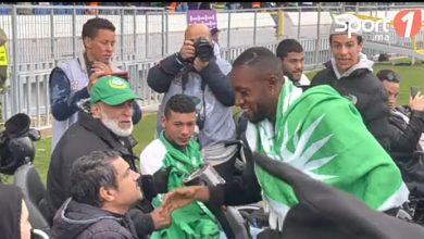 Photo of فيديو.. مابيدي يحضر مباراة الرجاء وشباب المحمدية تحت تشجيعات الجماهير
