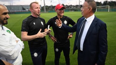 Photo of لقجع للاعبي الوداد: “اللقب خاصو ابقى في المغرب”