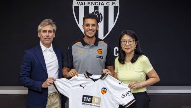 Photo of فالنسيا يعلن تعاقده مع أملاح