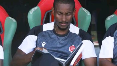 Photo of موكوينا: كيف لبلد سينظم كأس إفريقيا والمونديال ومبارياتنا تجرى بدون جمهور