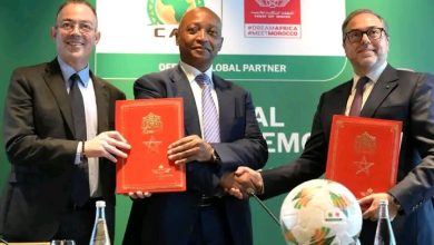 Photo of فيديو.. جانب من توقيع اتفاقية شراكة بين الخطوط الملكية والكاف