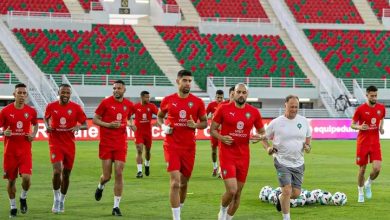 Photo of فيديو.. لاعبو المنتخب الوطني يتفقدون أرضية الملعب قبل مواجهة البنين
