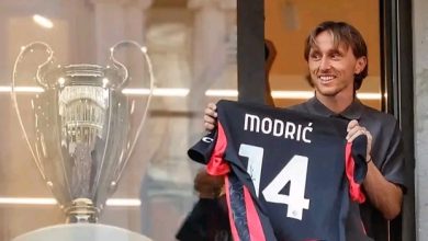 Photo of استقبال حافل لمودريتش من جماهير ميلان