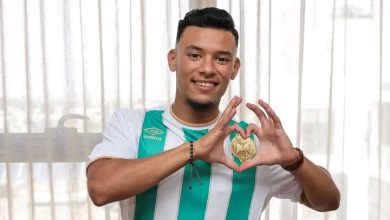 Photo of الرجاء يقدم الضحاك بقميصه الرسمي