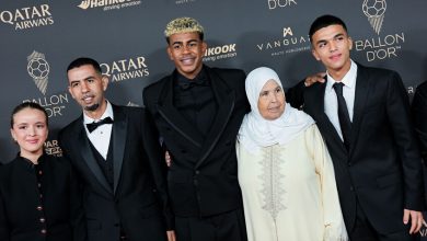 Photo of والد لامين يتهم منظمي حفل الكرة الذهبية لعام بإيذاء ابنه